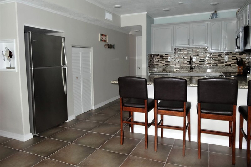 marble counter-top kitchen