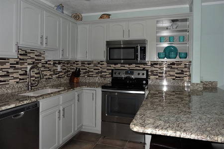 marble counter-top kitchen